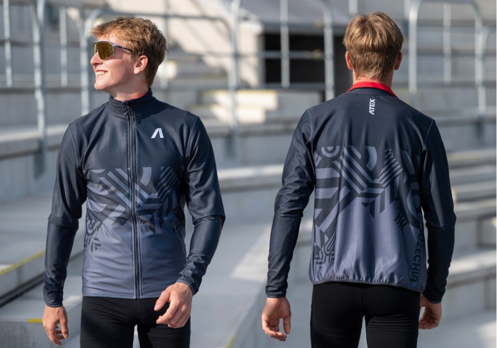 Biatlonista David Eliáš v mikině ATEX INVO.